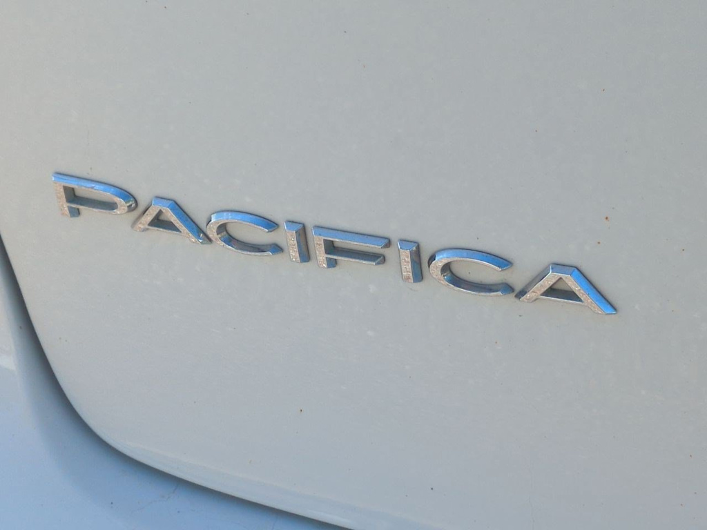 Thumbnail: 2017 Chrysler Pacifica - 23