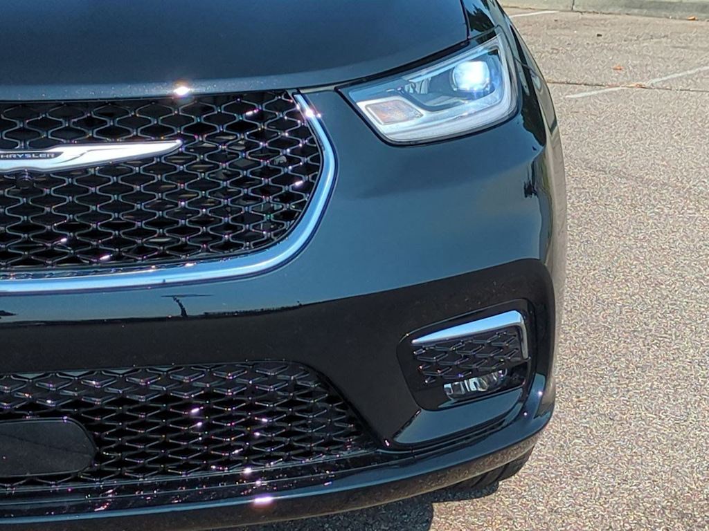 Thumbnail: 2024 Chrysler Pacifica - 21