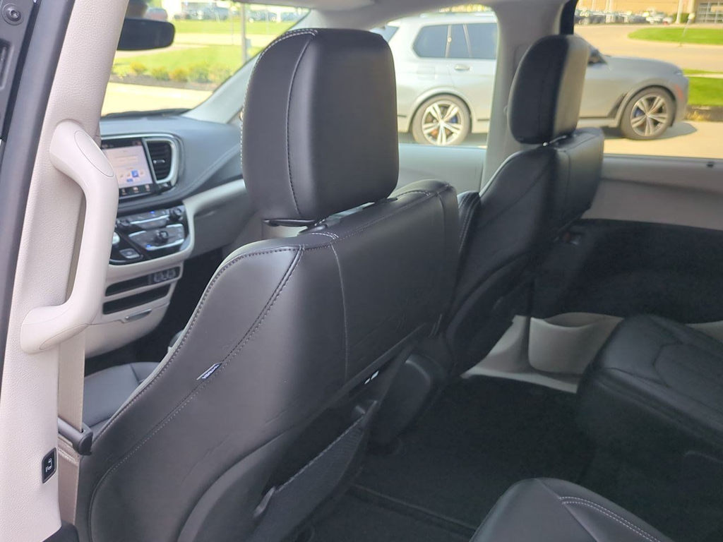 Thumbnail: 2024 Chrysler Pacifica - 11
