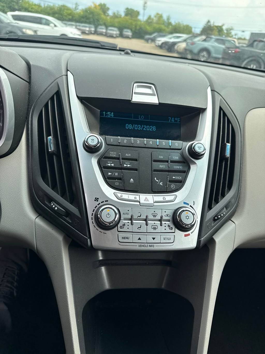 Thumbnail: 2011 Chevrolet Equinox - 10