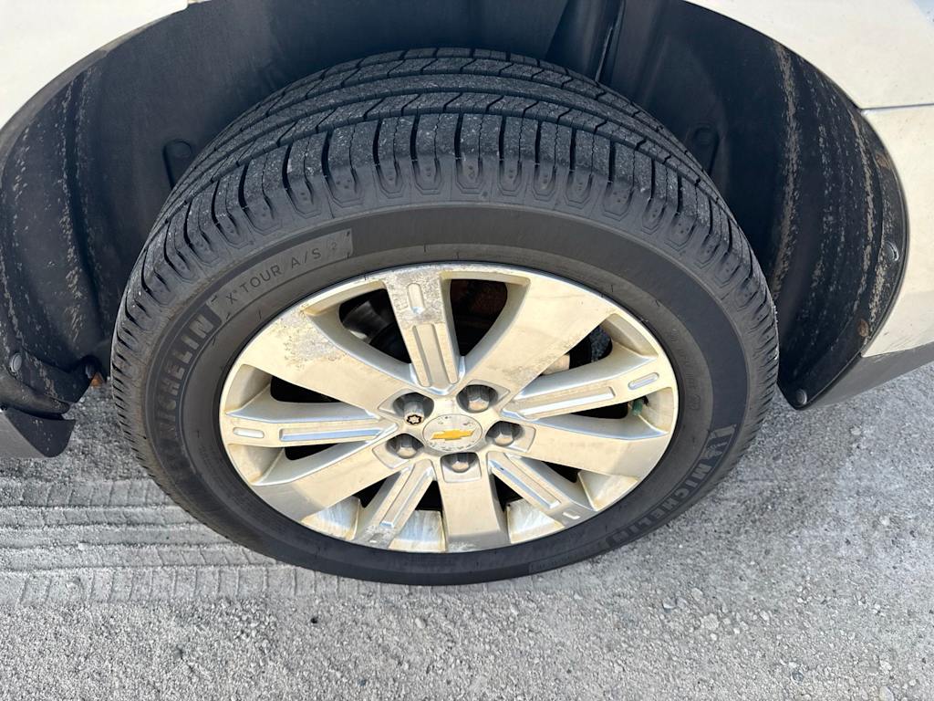 Thumbnail: 2011 Chevrolet Equinox - 16