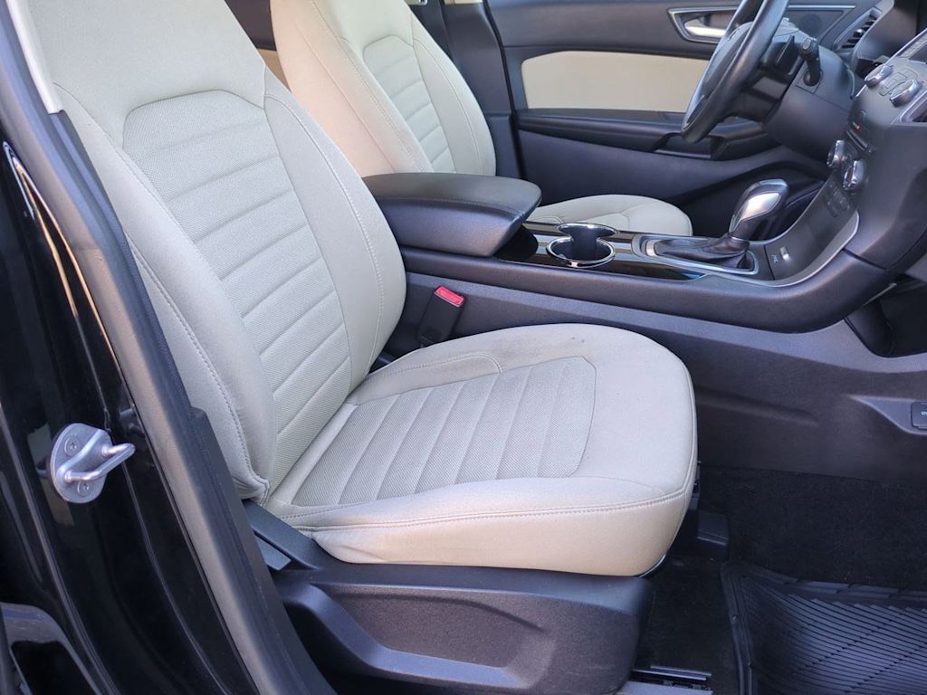 Thumbnail: 2017 Ford Edge - 11