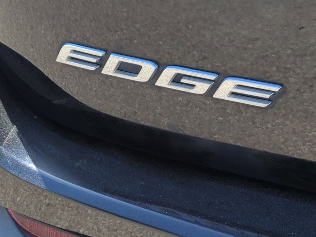 Thumbnail: 2017 Ford Edge - 24