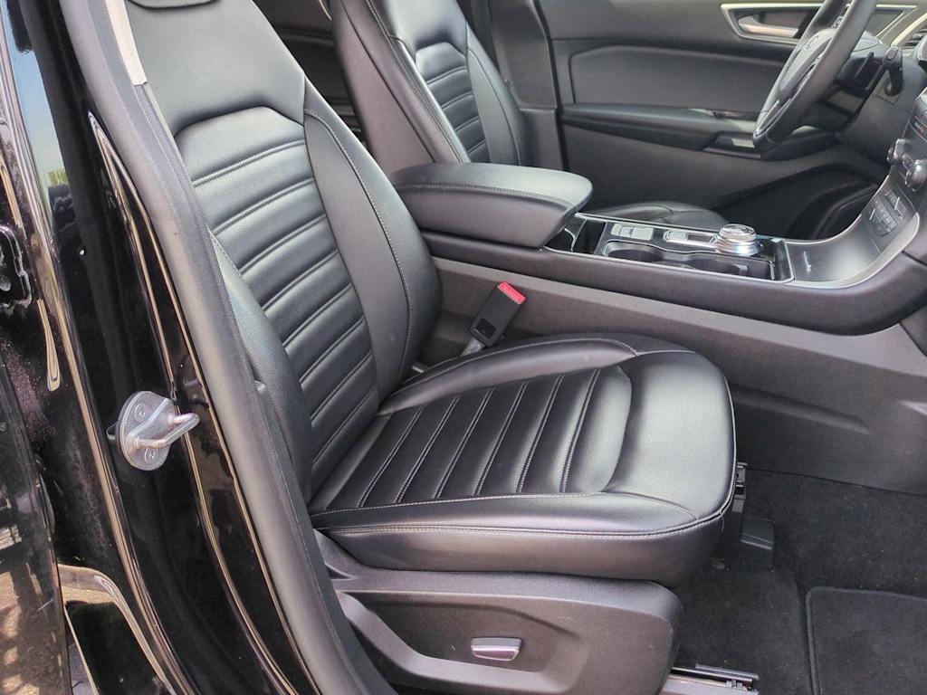 Thumbnail: 2019 Ford Edge - 11