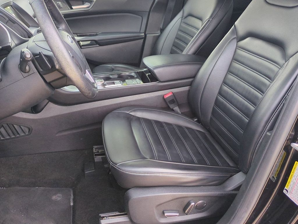 Thumbnail: 2019 Ford Edge - 10