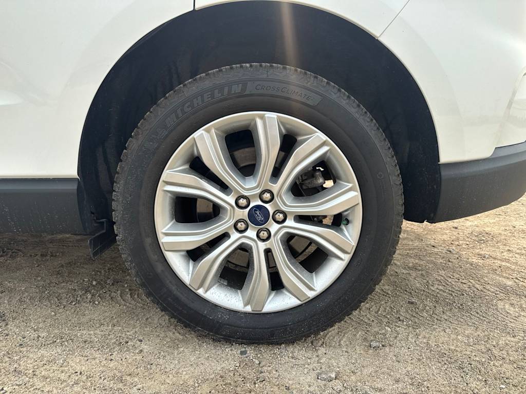 Thumbnail: 2022 Ford Edge - 19