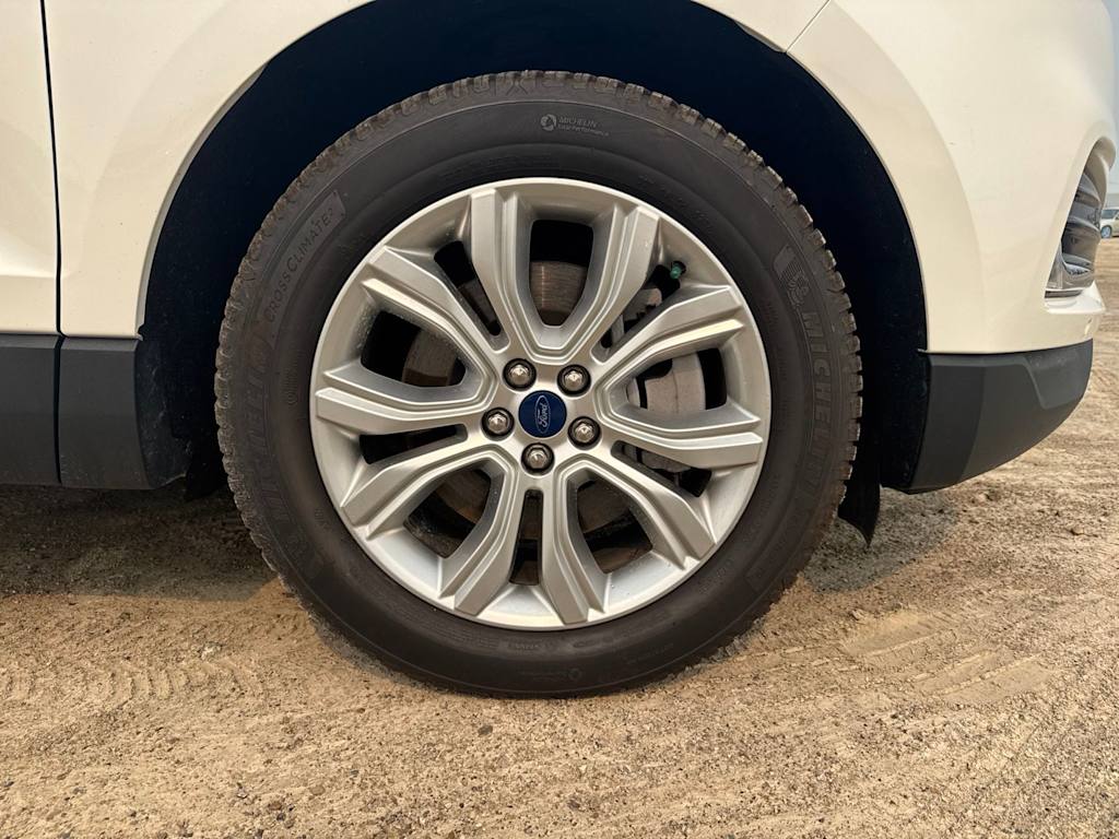Thumbnail: 2022 Ford Edge - 21