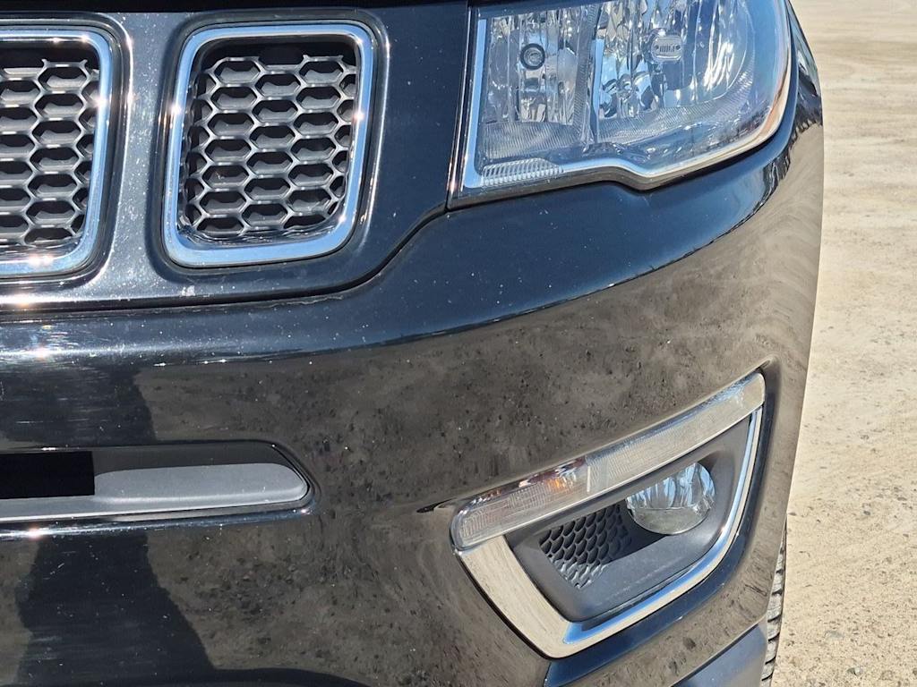 Thumbnail: 2018 Jeep Compass - 16