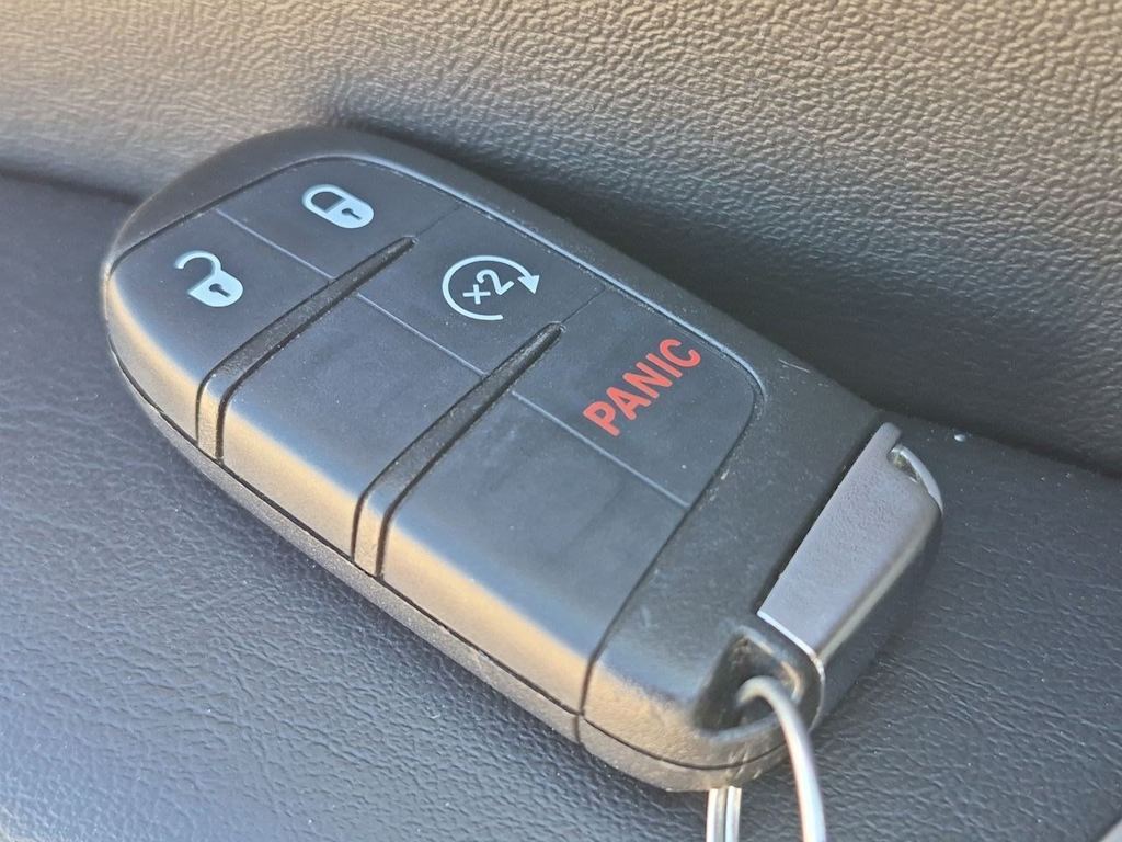 Thumbnail: 2018 Jeep Compass - 14