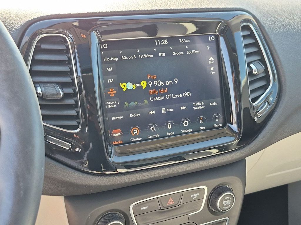 Thumbnail: 2018 Jeep Compass - 11