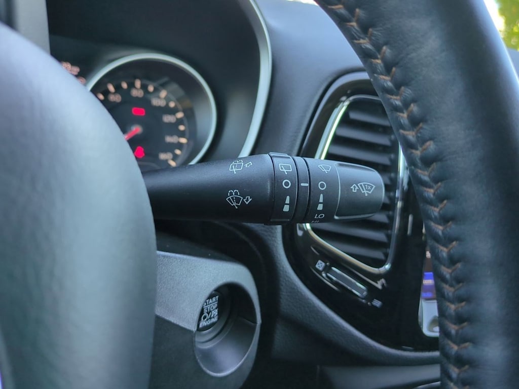 Thumbnail: 2018 Jeep Compass - 32