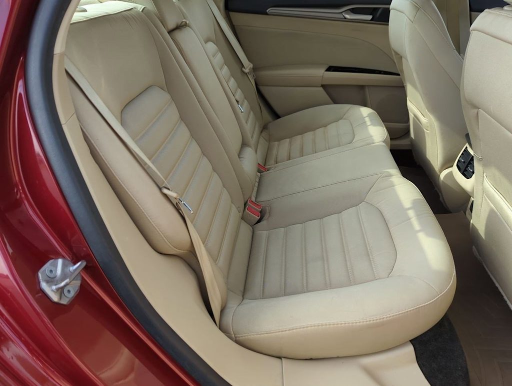 2015 Ford Fusion  25