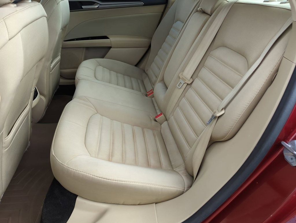 2015 Ford Fusion  24