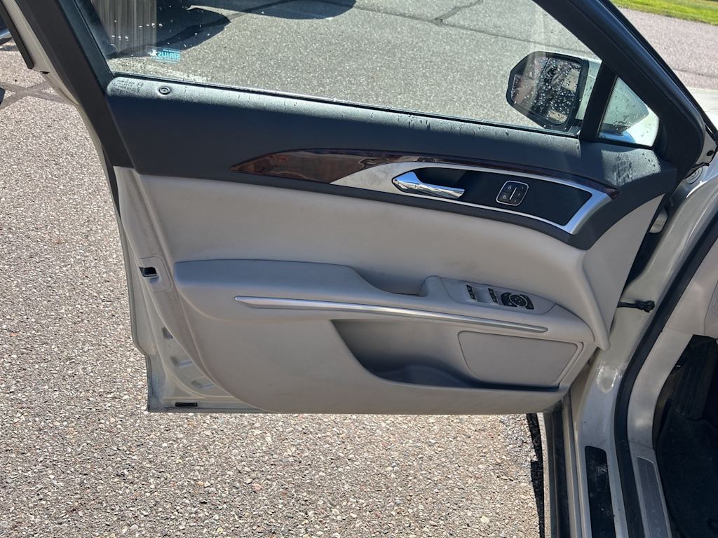 Thumbnail: 2016 Lincoln MKZ - 16