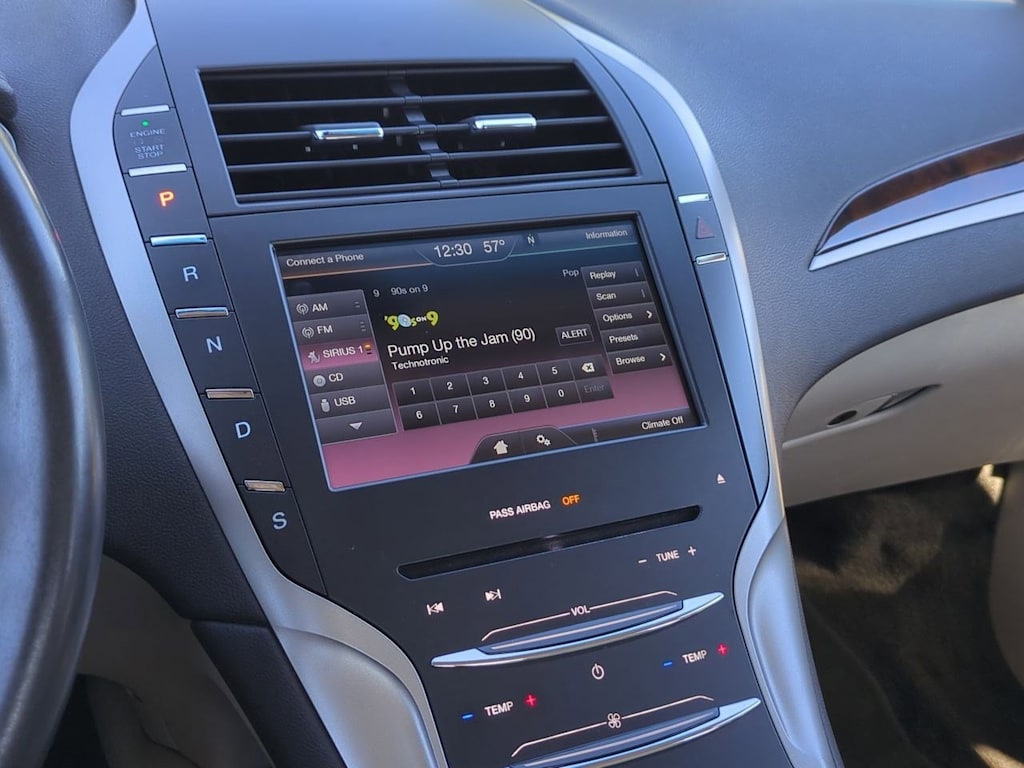 Thumbnail: 2016 Lincoln MKZ - 15