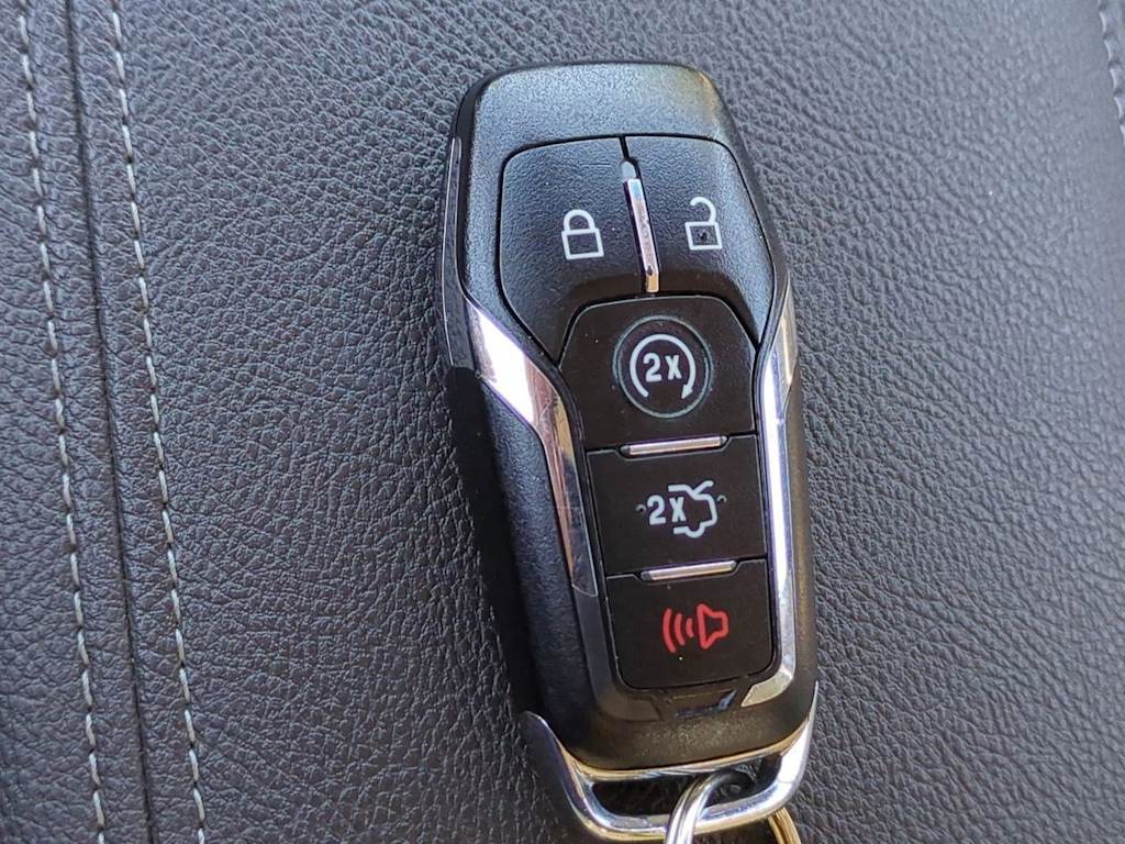 Thumbnail: 2016 Lincoln MKZ - 18