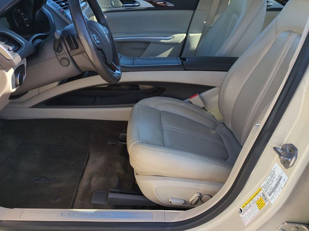 Thumbnail: 2016 Lincoln MKZ - 11