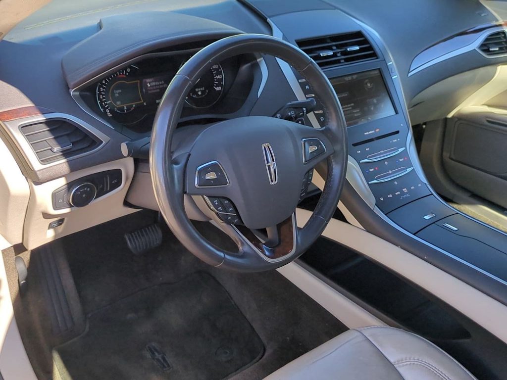 Thumbnail: 2016 Lincoln MKZ - 2