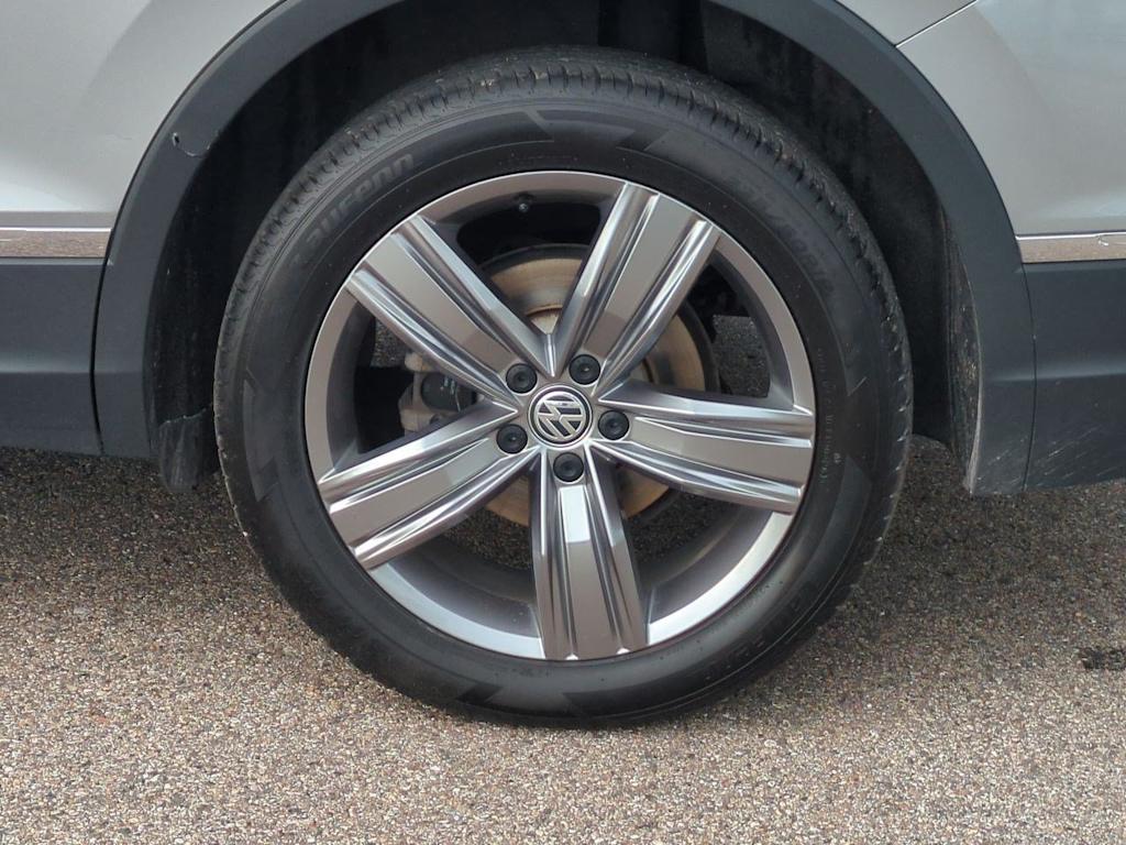 Thumbnail: 2021 Volkswagen Tiguan - 8