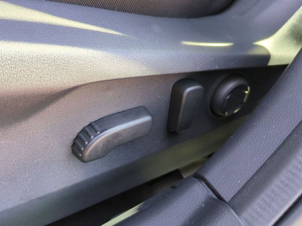 Thumbnail: 2025 Subaru Legacy - 25