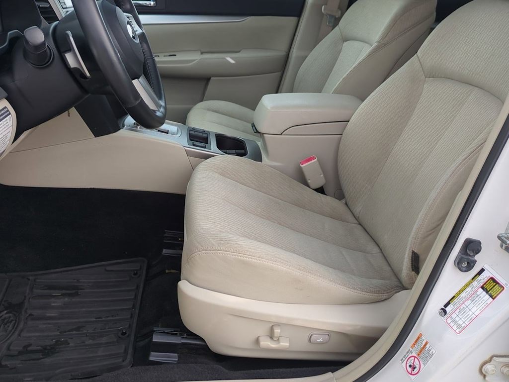 Thumbnail: 2011 Subaru Outback - 10