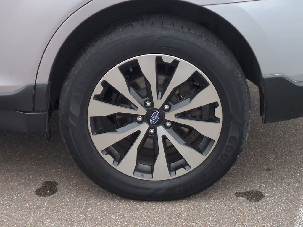 Thumbnail: 2017 Subaru Outback - 8