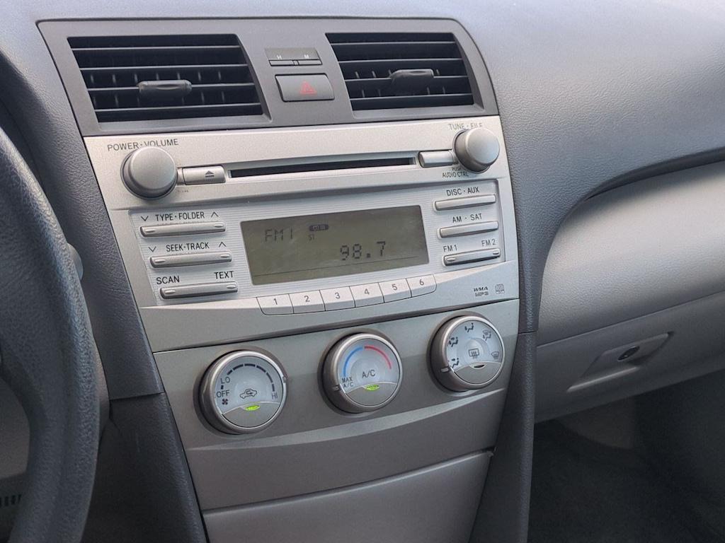 Thumbnail: 2010 Toyota Camry - 31