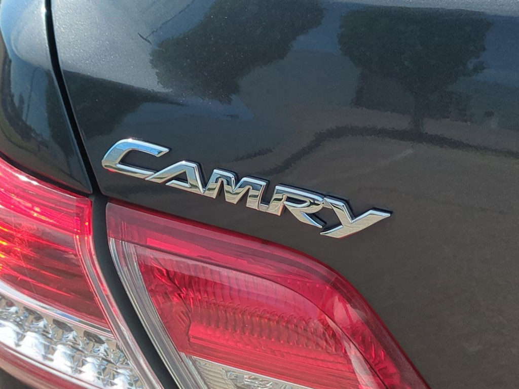 Thumbnail: 2010 Toyota Camry - 23
