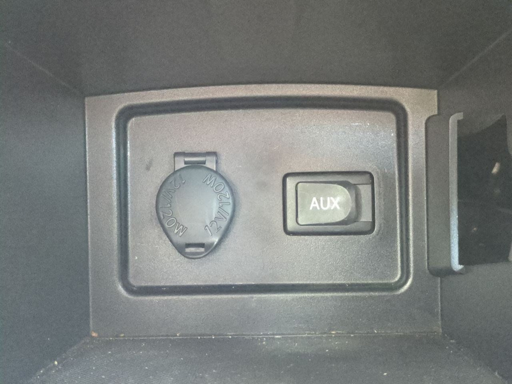 Thumbnail: 2010 Toyota Camry - 32