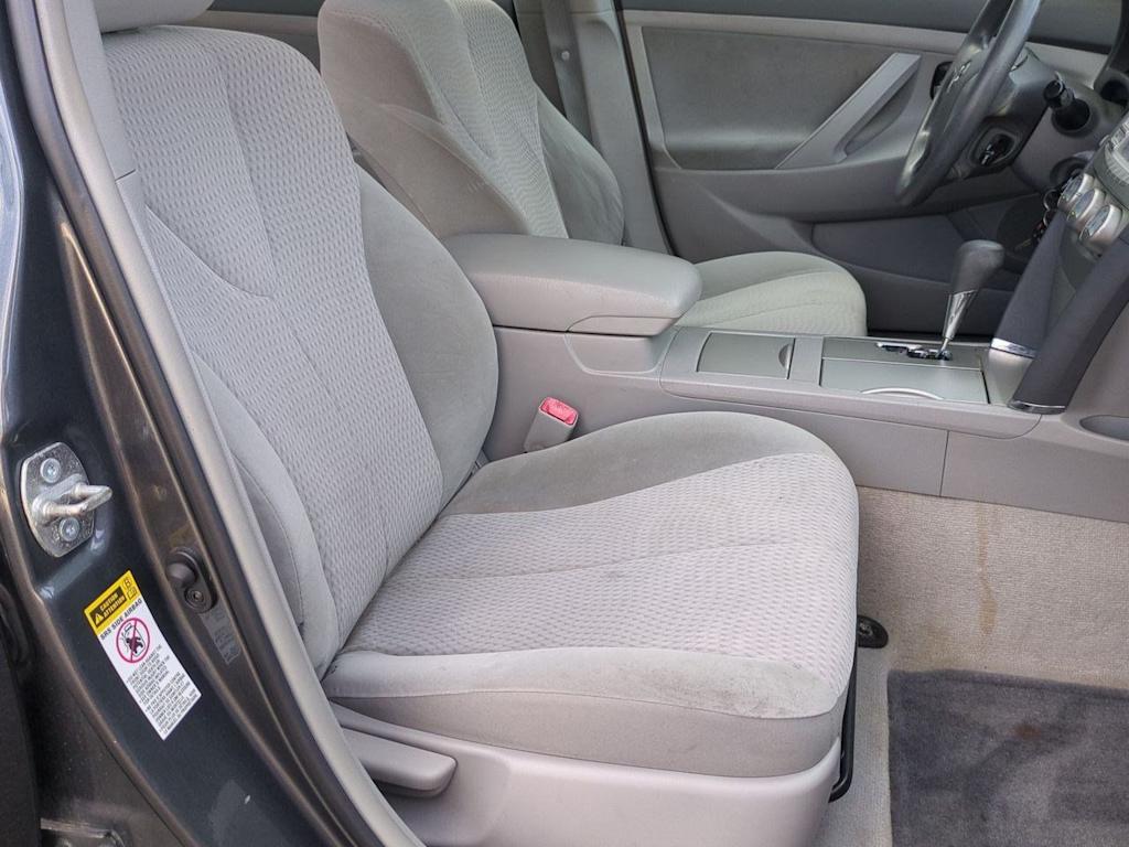 Thumbnail: 2010 Toyota Camry - 26