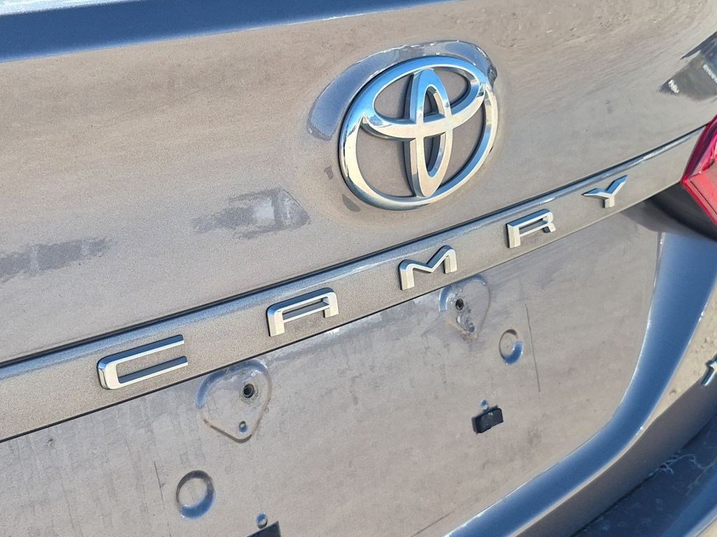Thumbnail: 2018 Toyota Camry - 12
