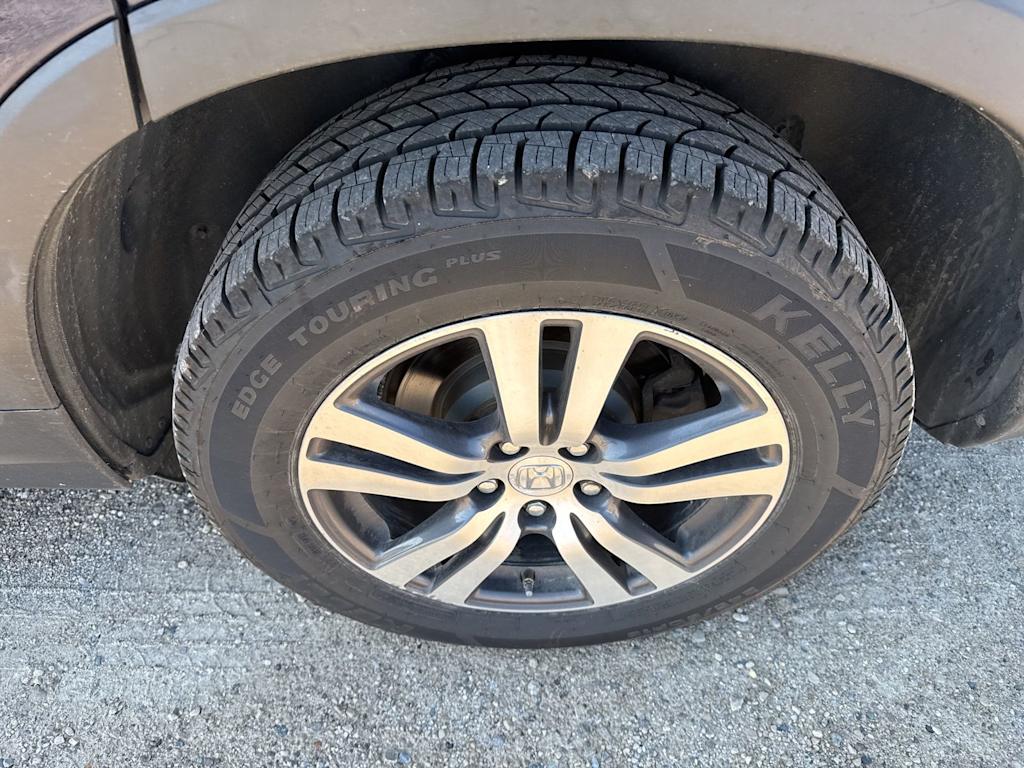 Thumbnail: 2016 Honda Pilot - 18