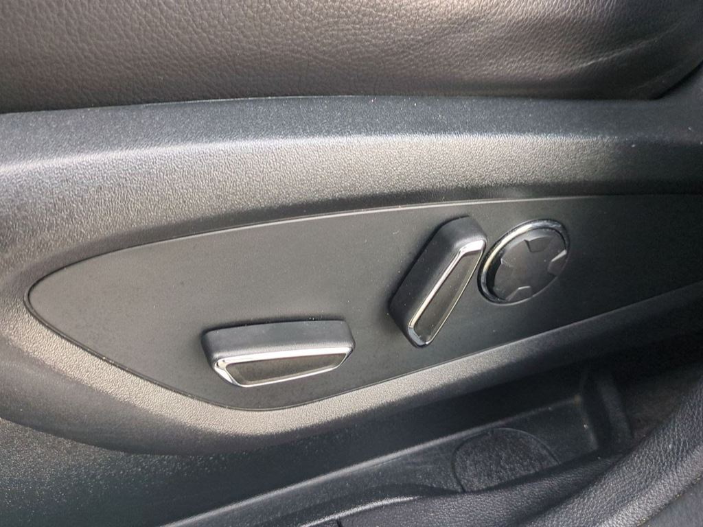 Thumbnail: 2019 Lincoln MKC - 24