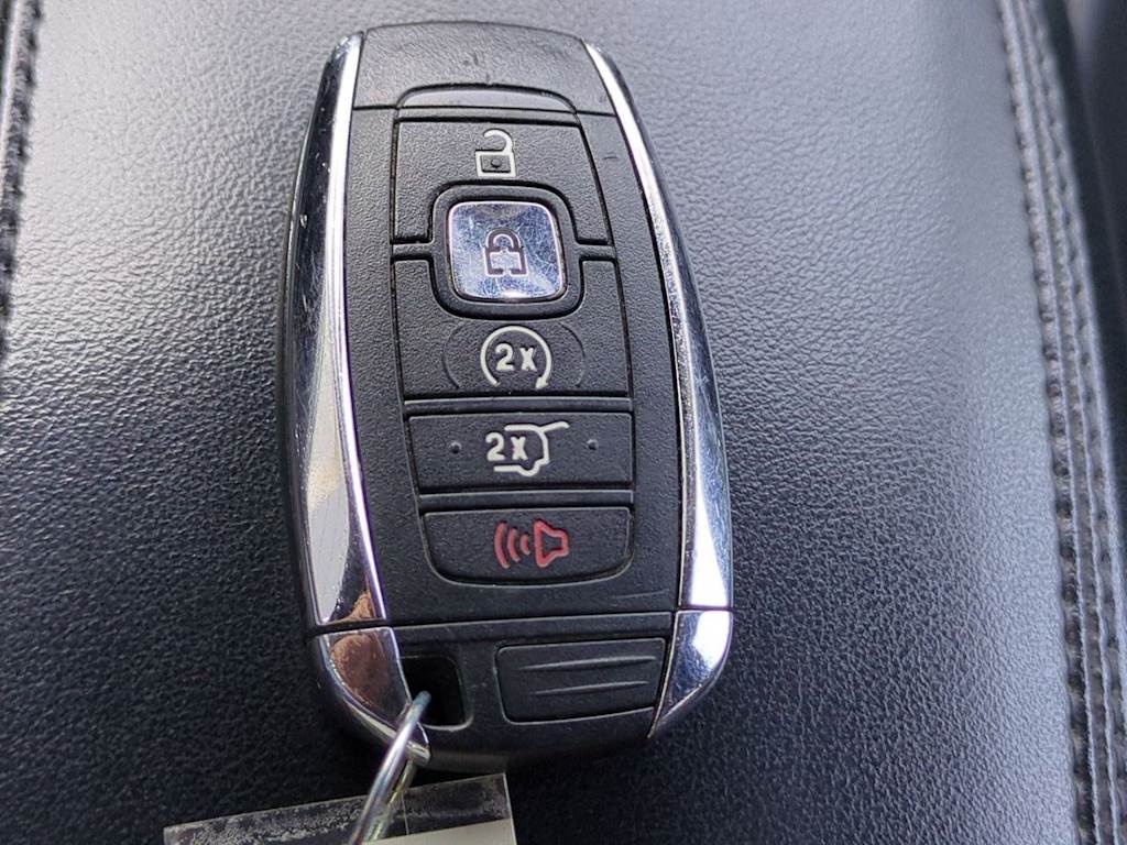 Thumbnail: 2019 Lincoln MKC - 17