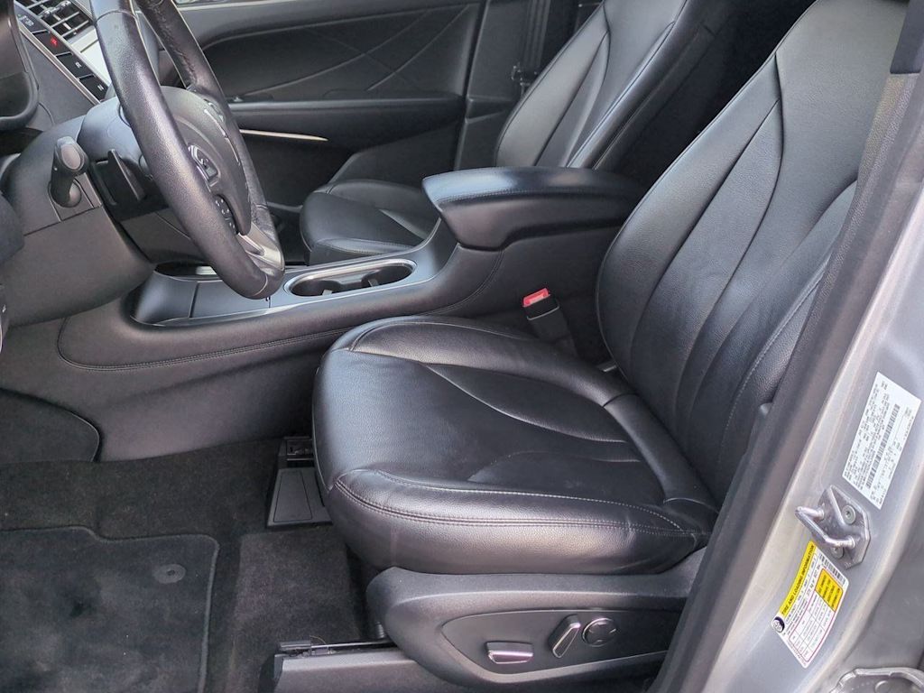 Thumbnail: 2019 Lincoln MKC - 10