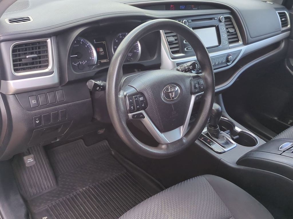 Thumbnail: 2019 Toyota Highlander - 2