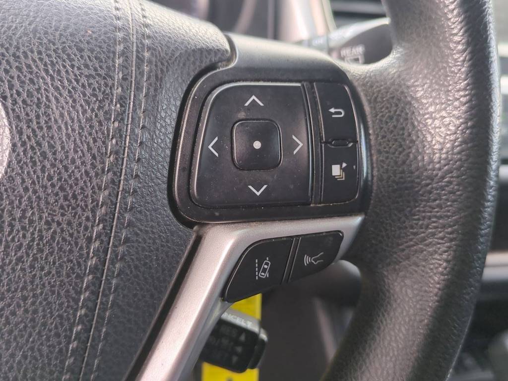 Thumbnail: 2019 Toyota Highlander - 31
