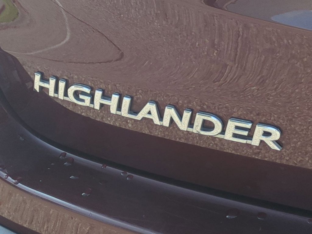 Thumbnail: 2019 Toyota Highlander - 24
