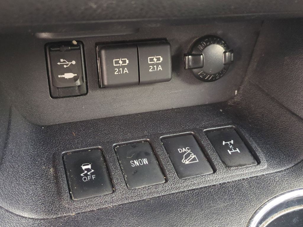 Thumbnail: 2019 Toyota Highlander - 35