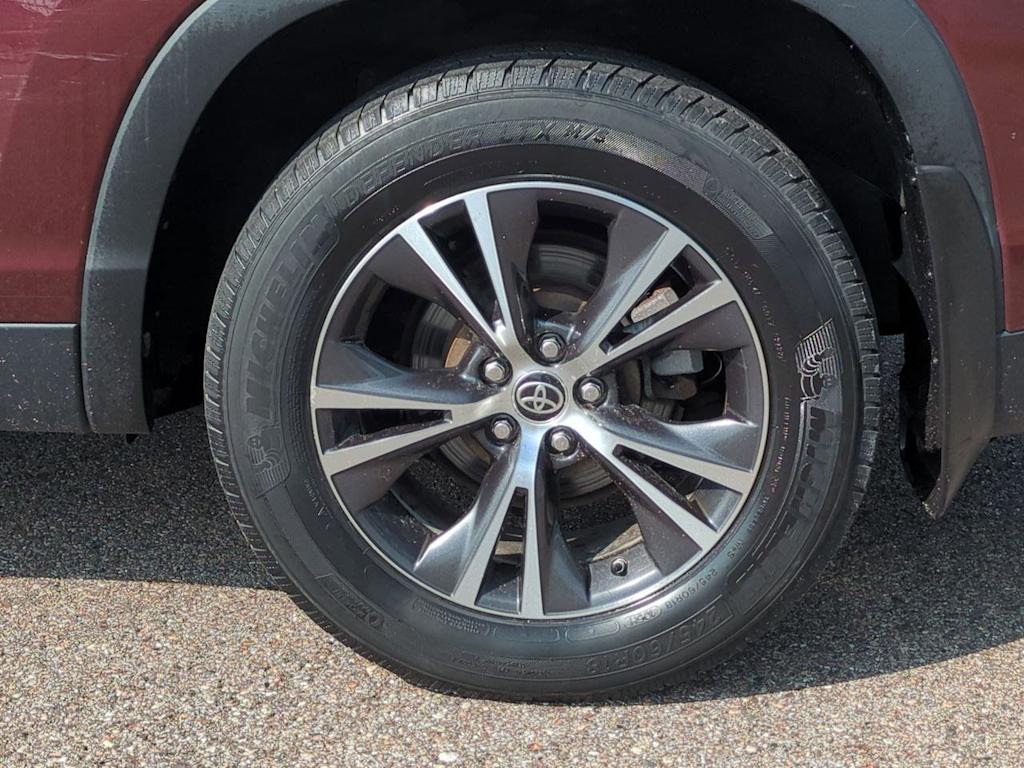 Thumbnail: 2019 Toyota Highlander - 8