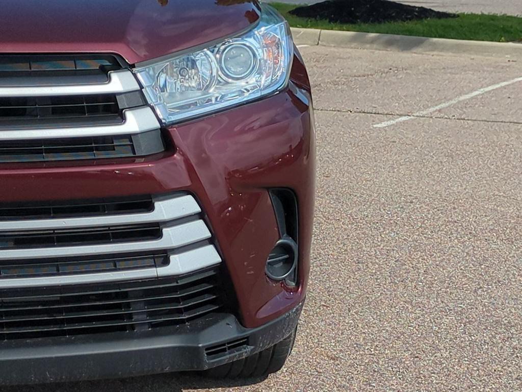 Thumbnail: 2019 Toyota Highlander - 23