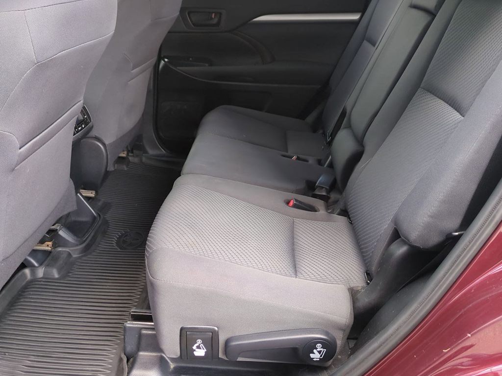 Thumbnail: 2019 Toyota Highlander - 12