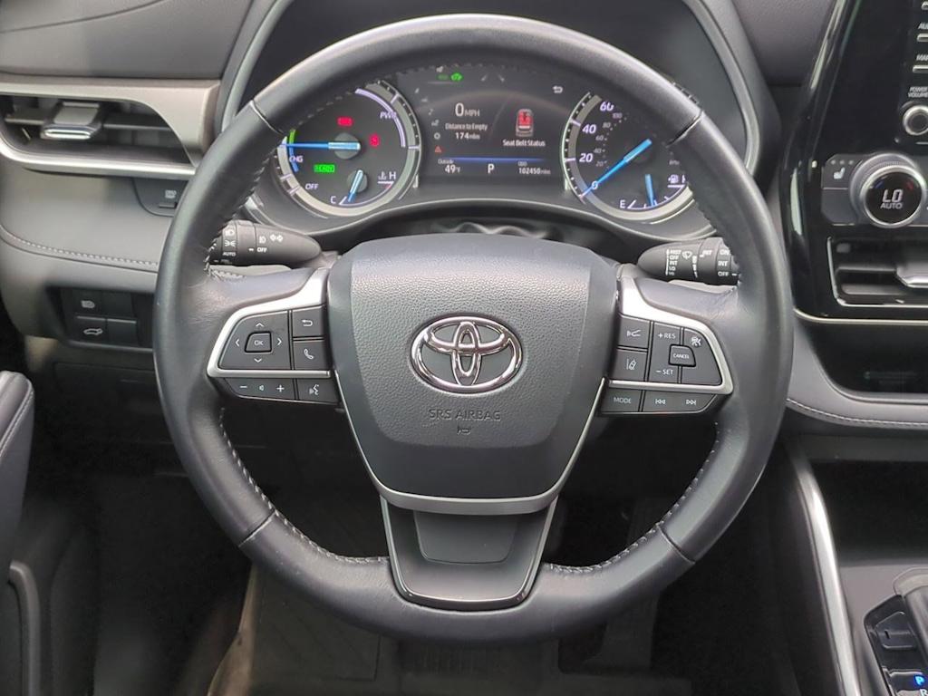Thumbnail: 2022 Toyota Highlander - 13