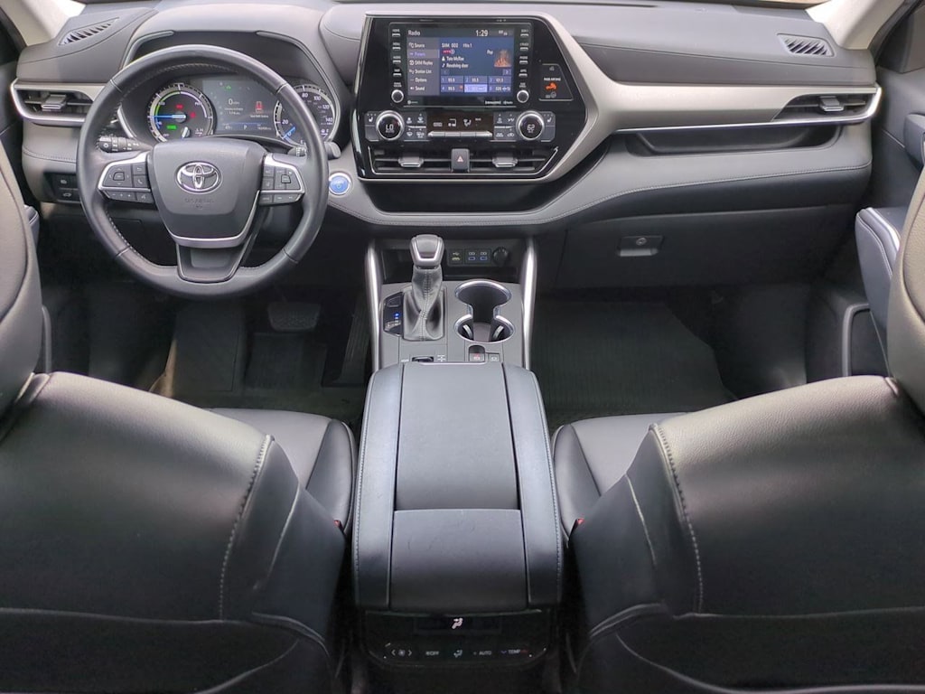 Thumbnail: 2022 Toyota Highlander - 9