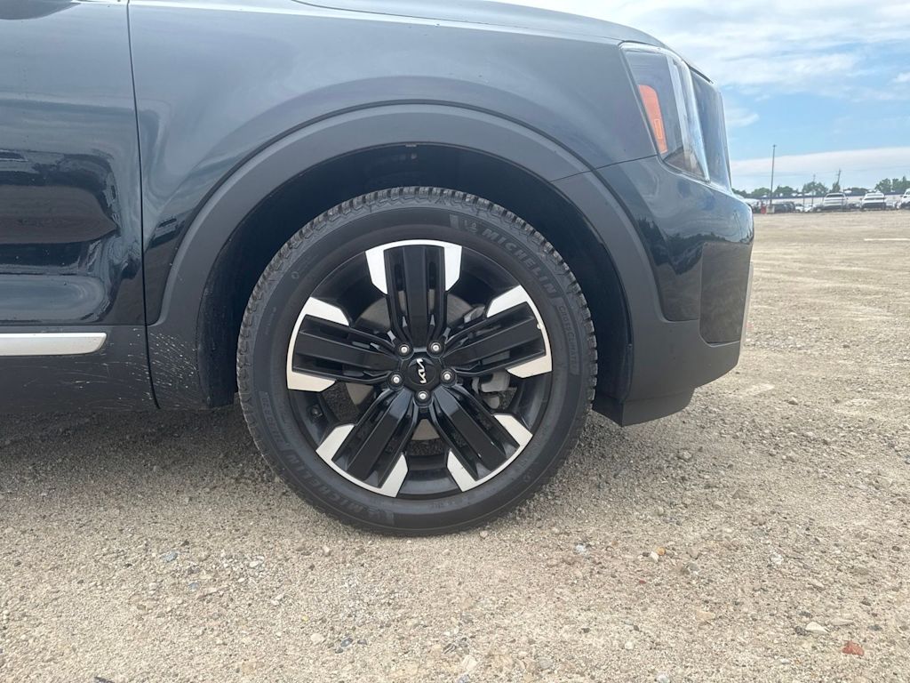 Thumbnail: 2023 Kia Telluride - 18