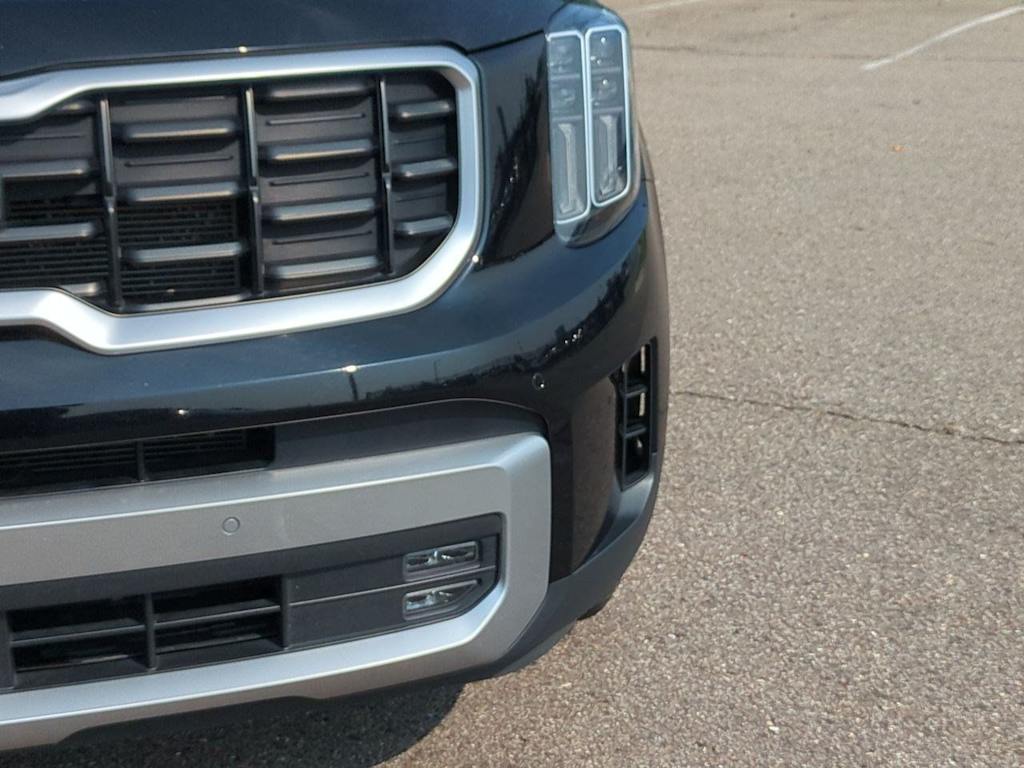 Thumbnail: 2023 Kia Telluride - 24