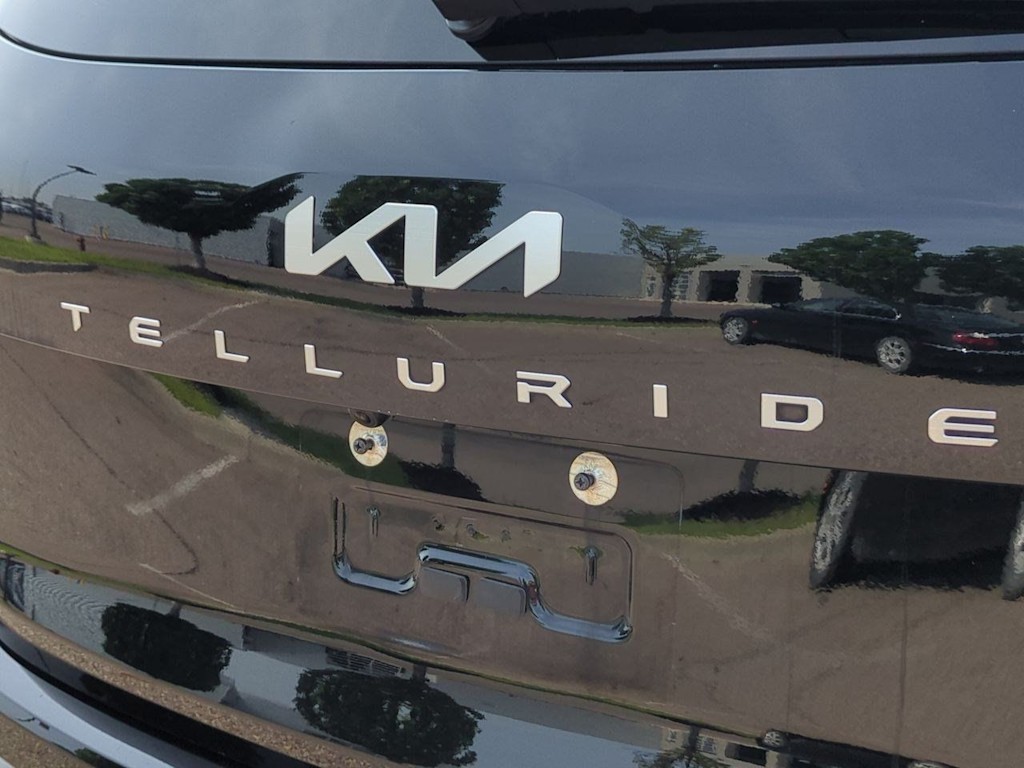 Thumbnail: 2023 Kia Telluride - 7