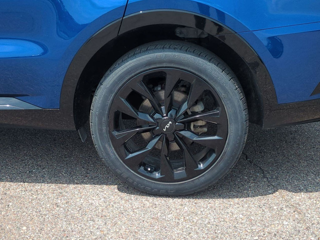 Thumbnail: 2022 Kia Sorento - 8