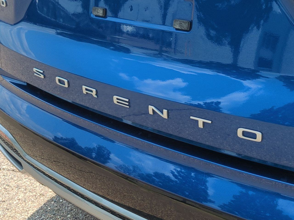 Thumbnail: 2022 Kia Sorento - 7