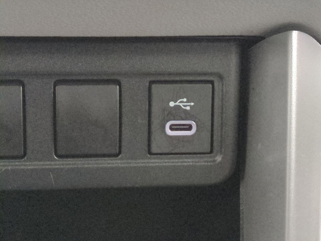 Thumbnail: 2023 Toyota Corolla Cross - 32